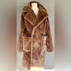 RACHEL ZOE Carmel colored Teddy Bear coat size Large.
